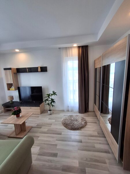 Cosmopolis, garsoniera moderna, loc de parcare inclus,